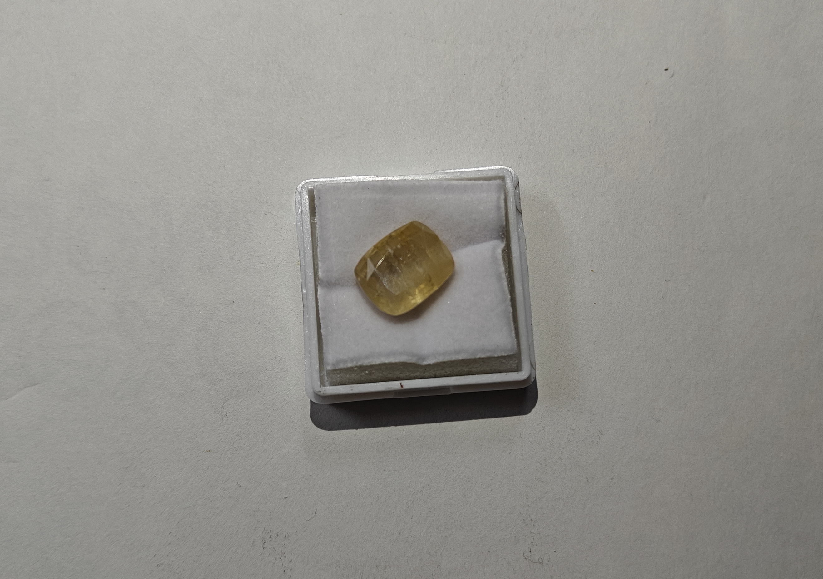 Ceylon yellow sapphire (Pukhraj) 8.33 Ratti